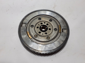  Clutch flywheel 