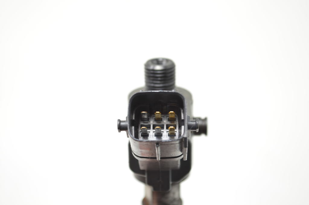 VOLVO V60 1 generation (2010-2020) Fuel Injector VEA132370010AAB 24973998