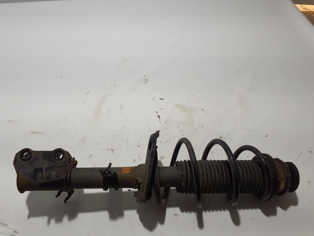 RENAULT Captur 2 generation (2019-2023) Front Right Shock Absorber 543026917R 24978812