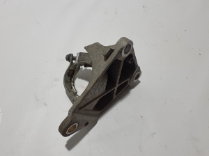 RENAULT Captur (2019–2026) Front drive shaft bracket 397746410R - 3