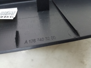 Mercedes Benz A-Class 176 (2012–2018) Sonstiges Teil der Heckklappenverkleidung A1767400271 - 2