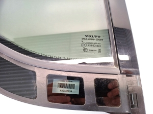 VOLVO C 40 I (2022–2026) Aizmugurējo sānu durvju trīsstūrveida stikls 32132258 - 3