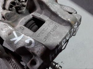  Rear brake caliper 