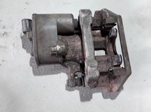  Rear brake caliper 