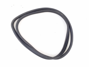  Front door sealing rubber 