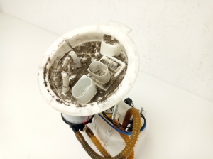 BMW 1 SERIES F20 (2010–2026) Kütusepump paagis 7243974 - 2