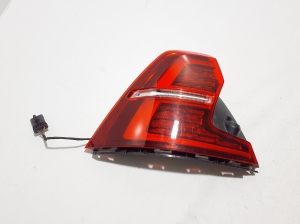  Rear corner lamp 