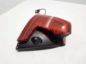  Rear corner lamp 