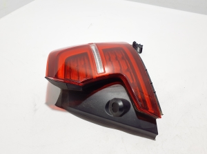  Rear corner lamp 