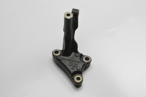 Volkswagen Golf VI (2008–2013) Summuti hoidik 04L131425D - 2