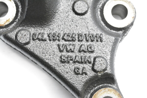 Volkswagen Golf VI (2008–2013) Summuti hoidik 04L131425D - 6