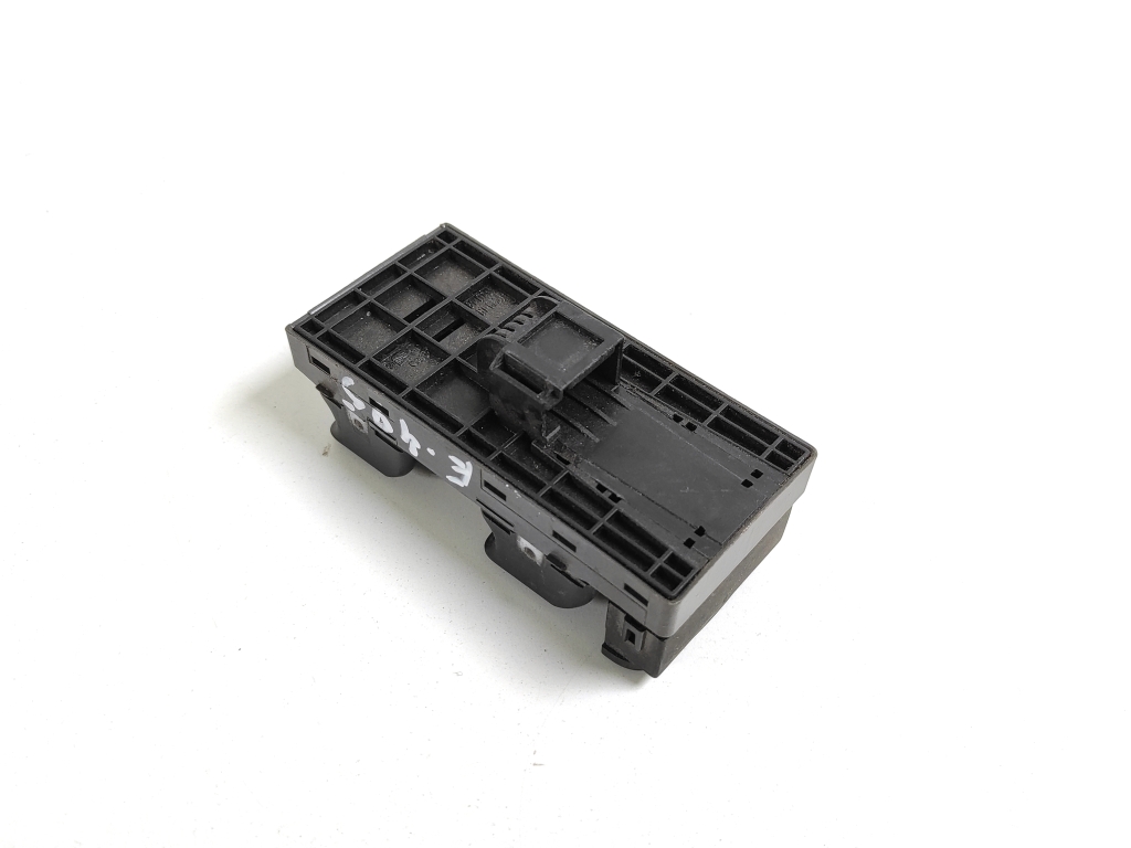 AUDI A4 B8/8K (2011-2016) Вимикач вікна передніх правих дверей 8K0959851D 24947773