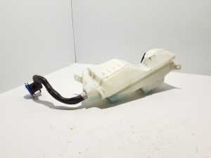 VOLVO S60 III (2018–2026) Front washer fluid reservoir 30747576 - 3