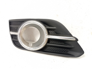  Front bumper fog lamp cover 