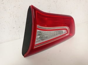 Kia Sportage (2010–2016) Tagatuli tagaluugil 924063W010 - 4