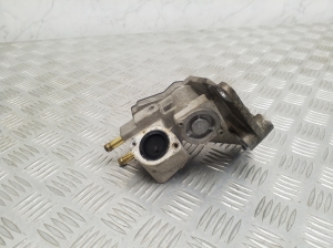  EGR valve 