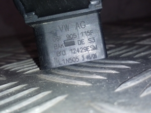 Volkswagen Passat B6 (2005–2010) Zündspule 06F905115F - 3