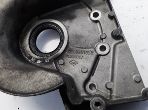  Engine chain cover 