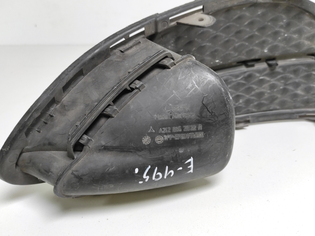 MERCEDES-BENZ E-Class W212/S212/C207/A207 (2009-2016) Обшивка протитуманних фар A2128852022 24946927