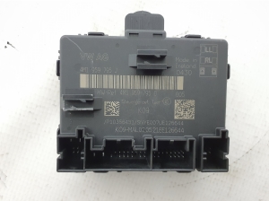  Rear side door control unit 