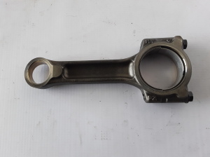  Connecting rod 