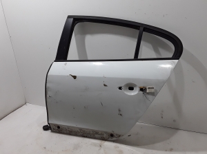 Rear side doors - 821019710R