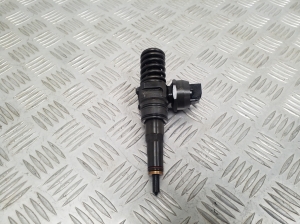  Fuel injector 