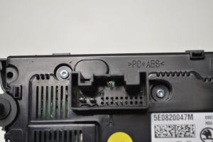 Skoda Octavia III (2013–2019) Heater control panel 5E0820047M - 3