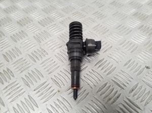  Fuel injector 