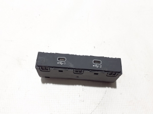 Prise USB - 4N1035736