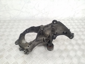 NISSAN Primastar X83 (2001–2014) Lichtmaschinenhalter 8200016644 - 2
