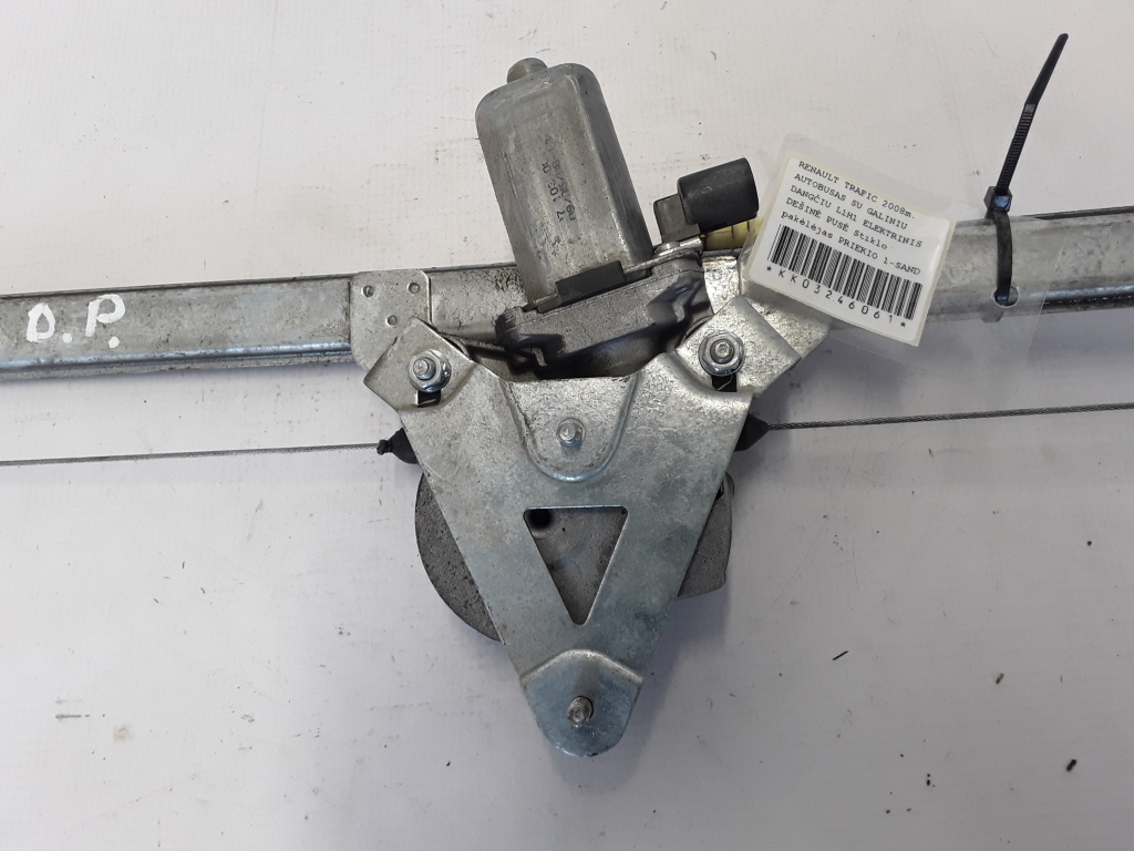 RENAULT Trafic 2 generation (2001-2015) Front Right Door Window Regulator 7700311821 21080202