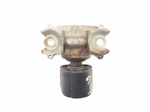 Porsche Cayenne (2010–2017) Muffler bracket 7P5253144 - 2