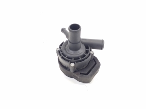 Auxiliary water pump - A2048350264