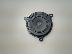   Rear side door speaker 