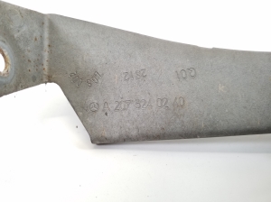Mercedes Benz E-Class W207 (2009–2017) Halter Unterfahrschutz vorne A2075240240 - 4