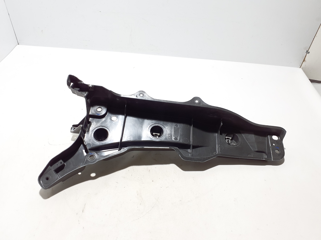 VOLVO XC90 2 generation (2014-2024) Front Left Fender Holder 31391777 25082846