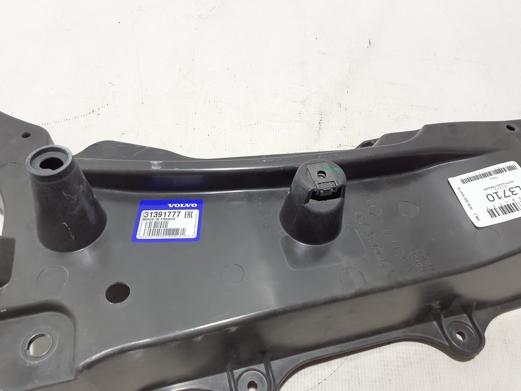 VOLVO XC90 2 generation (2014-2024) Front Left Fender Holder 31391777 25082837