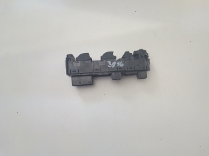 Opel Corsa F (2019–2026) Front door glass switch 10025552 - 2