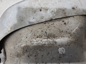VOLVO V90 (2016–2026) Summuti otsik 32227059 - 4