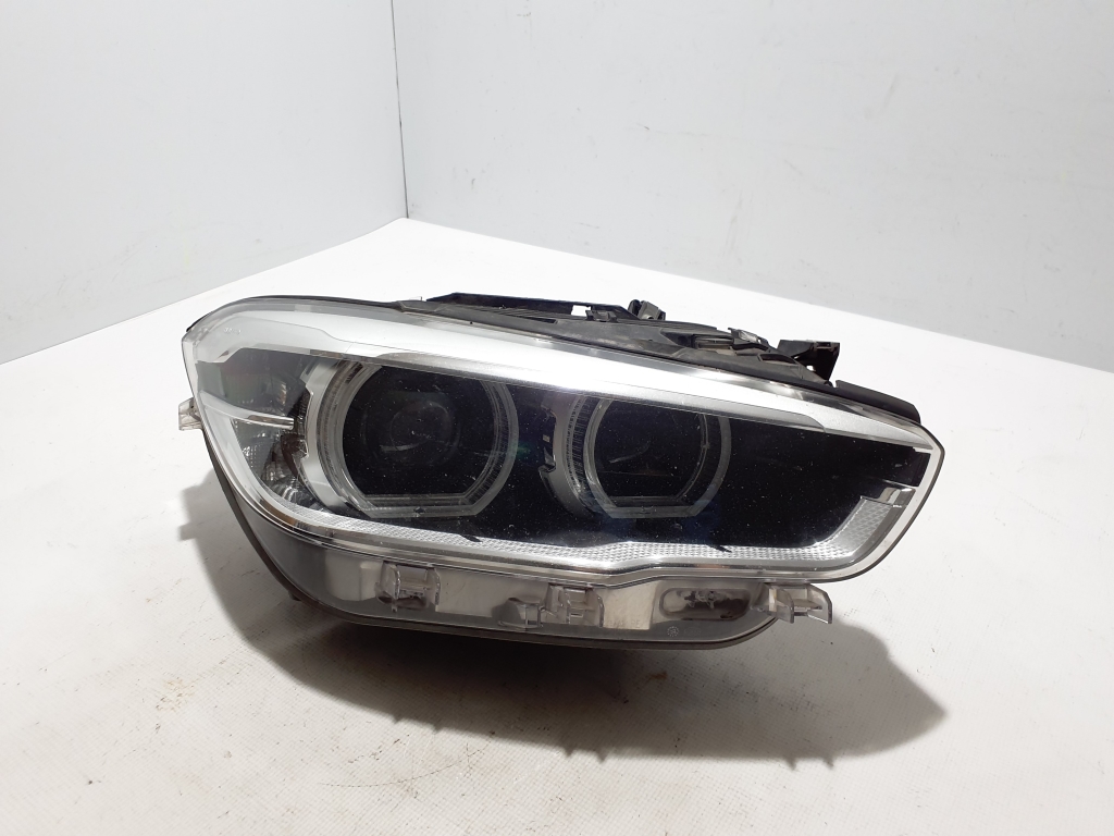 BMW 1 Series F20/F21 (2011-2020) Front Høyre Frontlykt 7498938 24991585