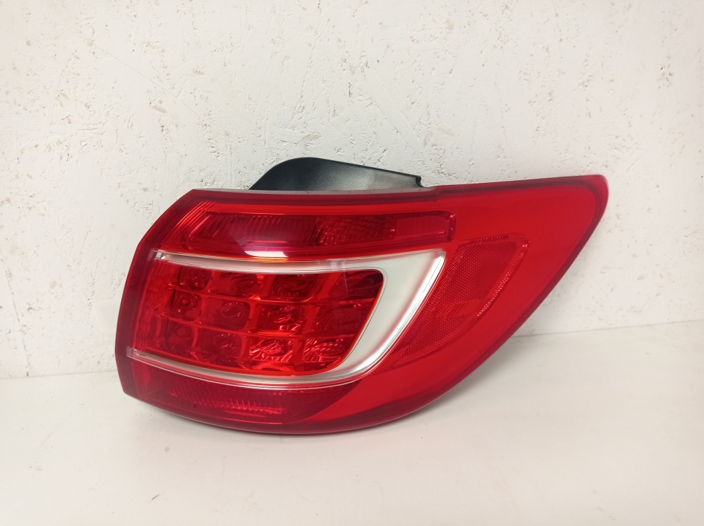 Kia Sportage (2010–2016) Eckleuchte hinten 924023W010 Kia Sportage (2010–2016) Eckleuchte hinten 924023W010