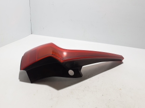  Rear corner lamp 