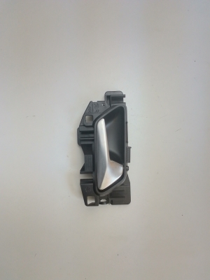 Rear side door interior handle - 98201552