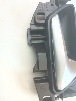 Opel Corsa F (2019–2026) Rear side door interior handle 98201552 - 3