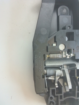 Opel Corsa F (2019–2026) Front door exterior handle bracket 9802977180 - 2