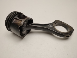   Connecting rod 