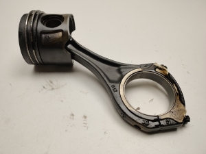  Connecting rod 