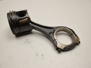  Connecting rod 