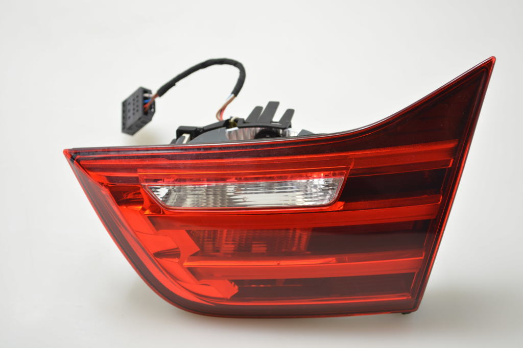 BMW 4 Series F32/F33/F36 (2013-2020) Right Side Tailgate Taillight 7296102 25091364